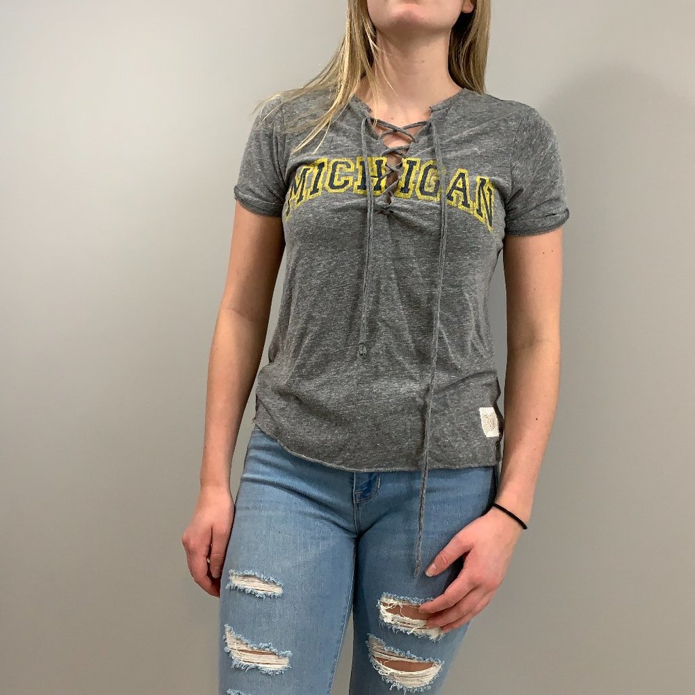 retro university of michigan lace up t-shirt
